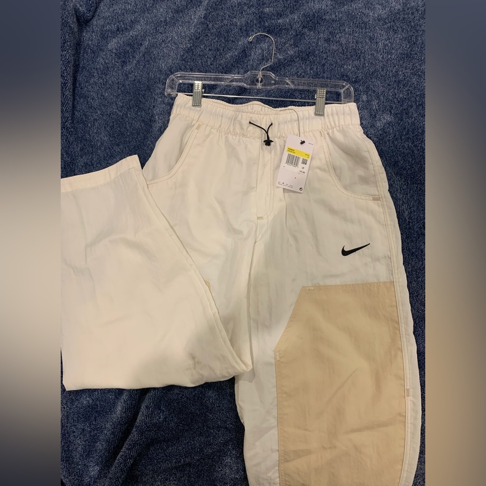Nike Cargo Pants - New with Tags. Size Small.